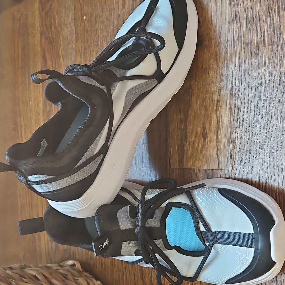 Vionic Giselle Sneakers
